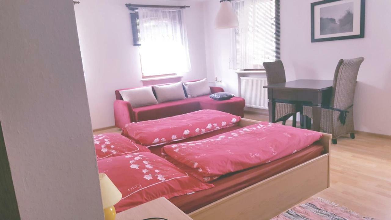 Zweibettzimmer mit Terrasse